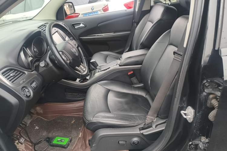 Used Dodge Journey 2016 2.4L Two-Wheel-Drive Touring Edition Left Front Seat