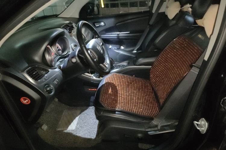 Used Dodge Journey 2016 2.4L Two-Wheel-Drive Touring Edition Left Front Seat