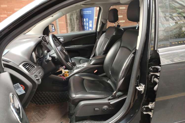 Used Dodge Journey 2016 2.4L Two-Wheel-Drive Touring Edition Left Front Seat