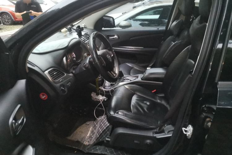 Used Dodge Journey 2016 2.4L Two-Wheel-Drive Touring Edition Left Front Seat