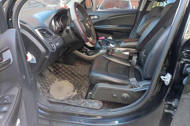 Used Dodge Journey 2016 2.4L Two-Wheel-Drive Touring Edition Left Front Seat