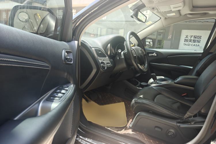 Used Dodge Journey 2016 2.4L Two-Wheel-Drive Touring Edition Left Front Seat
