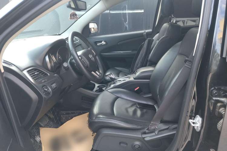 Used Dodge Journey 2016 2.4L Two-Wheel-Drive Touring Edition Left Front Seat
