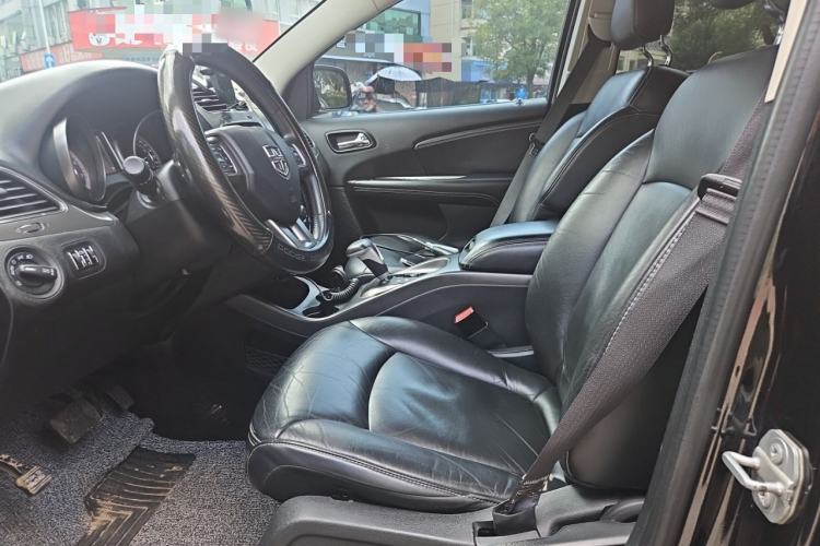 Used Dodge Journey 2016 2.4L Two-Wheel-Drive Touring Edition Left Front Seat