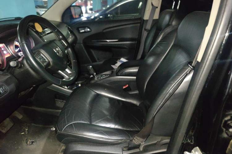 Used Dodge Journey 2016 2.4L Two-Wheel-Drive Touring Edition Left Front Seat