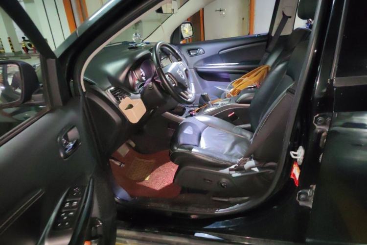Used Dodge Journey 2016 2.4L Two-Wheel-Drive Touring Edition Left Front Seat