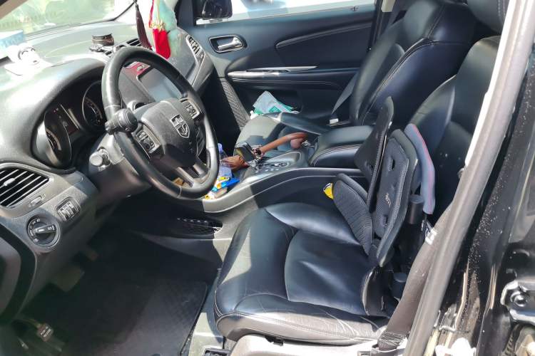 Used Dodge Journey 2016 2.4L Two-Wheel-Drive Touring Edition Left Front Seat