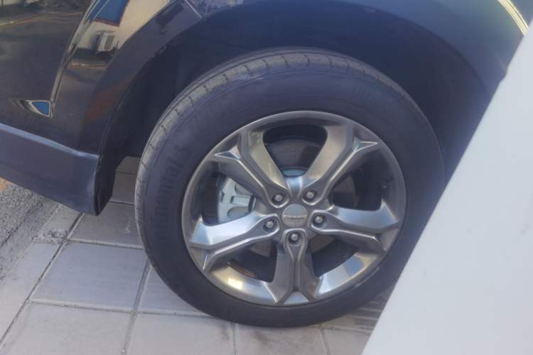 Used Dodge Journey 2016 2.4L Two-Wheel-Drive Touring Edition Left Front Wheel Hub