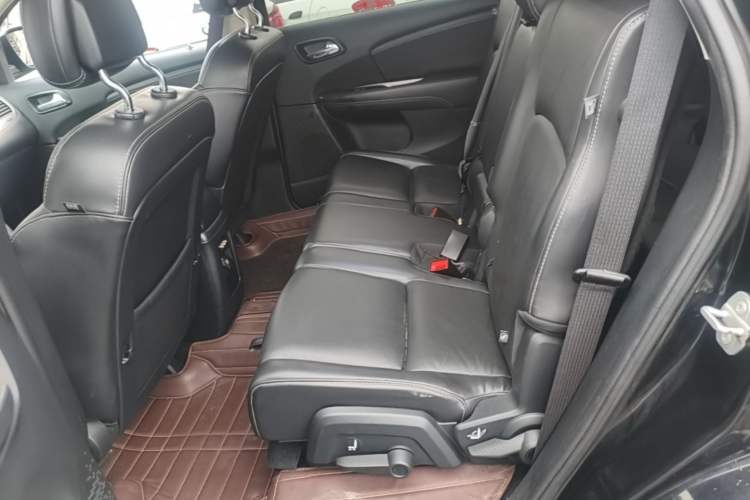Used Dodge Journey 2016 2.4L Two-Wheel-Drive Touring Edition Left Rear Seat