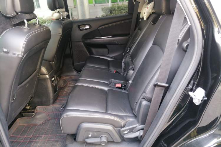 Used Dodge Journey 2016 2.4L Two-Wheel-Drive Touring Edition Left Rear Seat