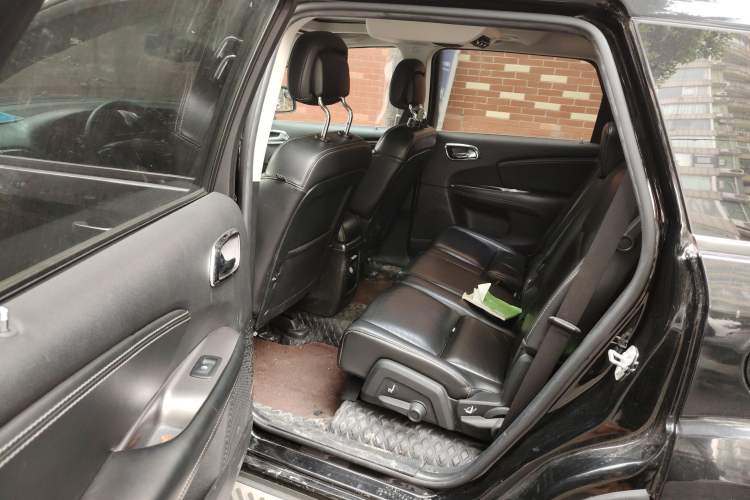 Used Dodge Journey 2016 2.4L Two-Wheel-Drive Touring Edition Left Rear Seat
