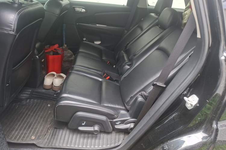 Used Dodge Journey 2016 2.4L Two-Wheel-Drive Touring Edition Left Rear Seat