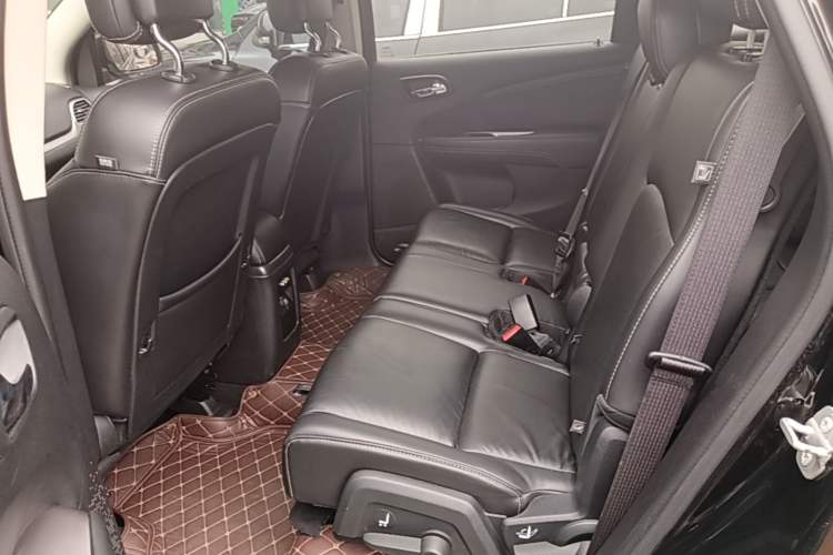 Used Dodge Journey 2016 2.4L Two-Wheel-Drive Touring Edition Left Rear Seat