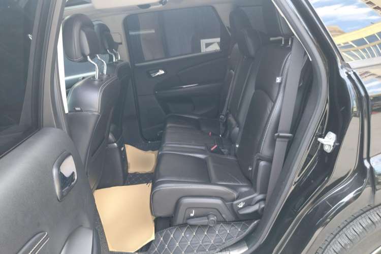 Used Dodge Journey 2016 2.4L Two-Wheel-Drive Touring Edition Left Rear Seat