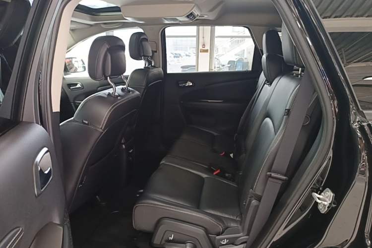 Used Dodge Journey 2016 2.4L Two-Wheel-Drive Touring Edition Left Rear Seat