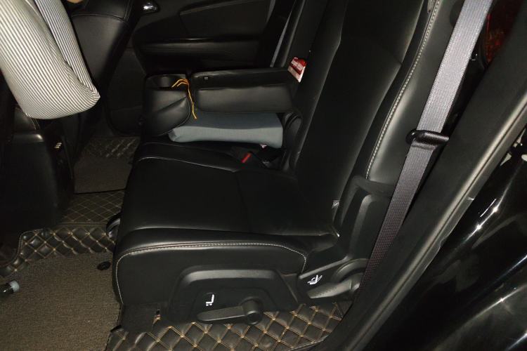 Used Dodge Journey 2016 2.4L Two-Wheel-Drive Touring Edition Left Rear Seat