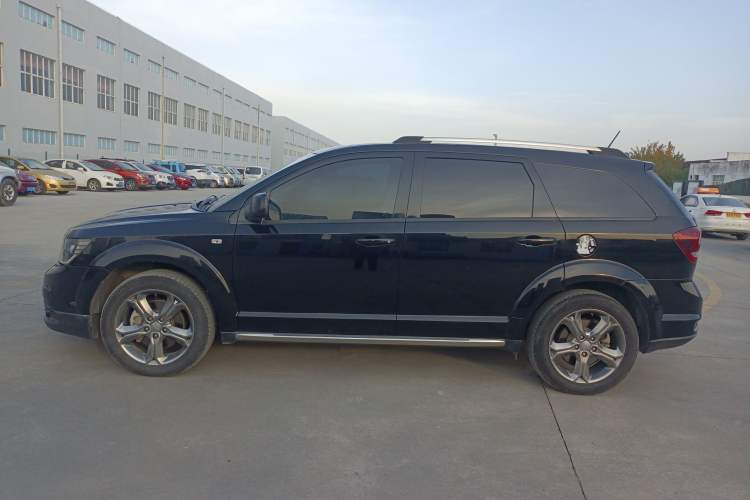 Used Dodge Journey 2016 2.4L Two-Wheel-Drive Touring Edition Left Side