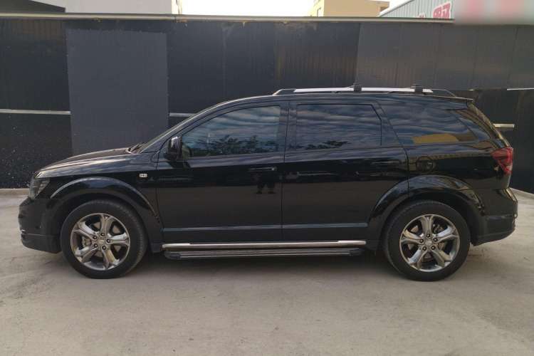 Used Dodge Journey 2016 2.4L Two-Wheel-Drive Touring Edition Left Side