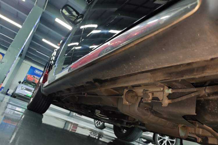 Used Dodge Journey 2016 2.4L Two-Wheel-Drive Touring Edition Left Side Sill