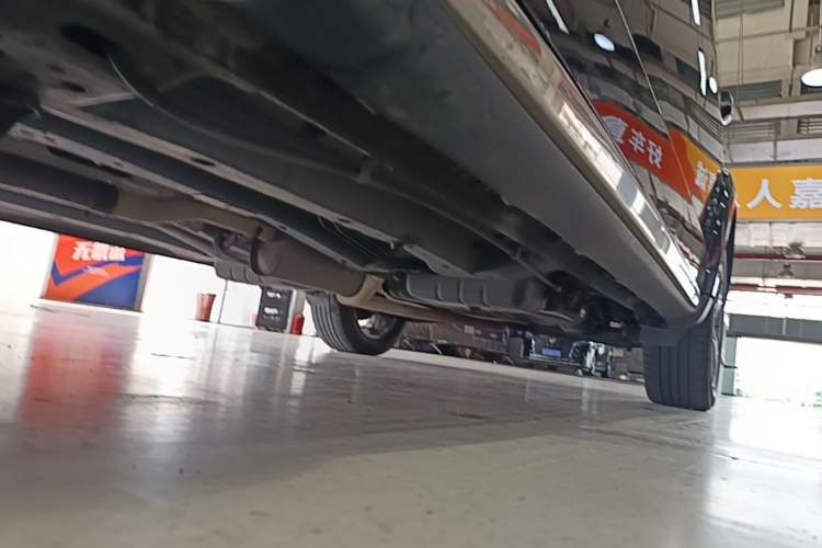Used Dodge Journey 2016 2.4L Two-Wheel-Drive Touring Edition Left Side Sill