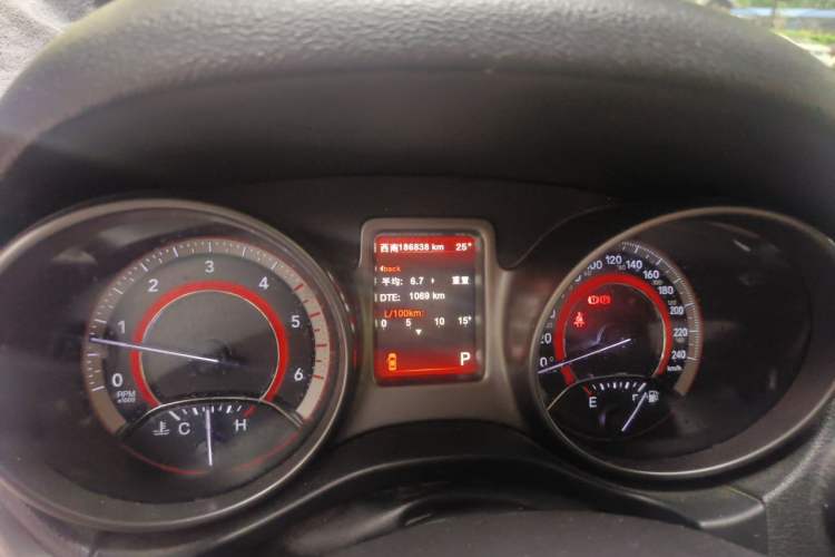 Used Dodge Journey 2016 2.0TD Four-Wheel Drive Touring Edition Odometer Close Up