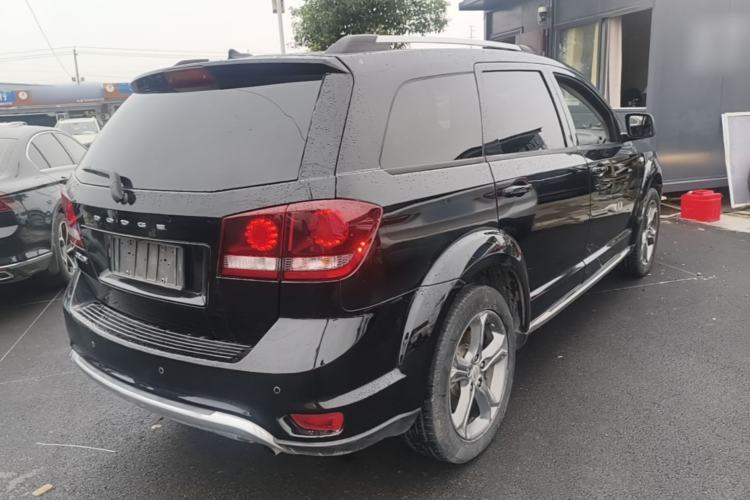 Used Dodge Journey 2016 2.4L Two-Wheel-Drive Touring Edition Rear Right 45 Deg