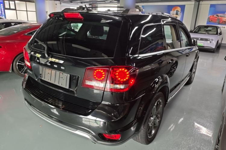 Used Dodge Journey 2016 2.4L Two-Wheel-Drive Touring Edition Rear Right 45 Deg