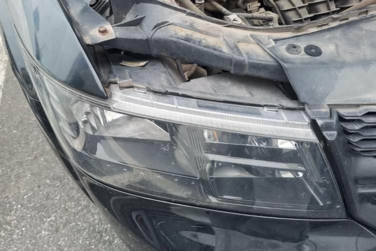 Used Dodge Journey 2016 2.4L Two-Wheel-Drive Touring Edition Right Front Headlight