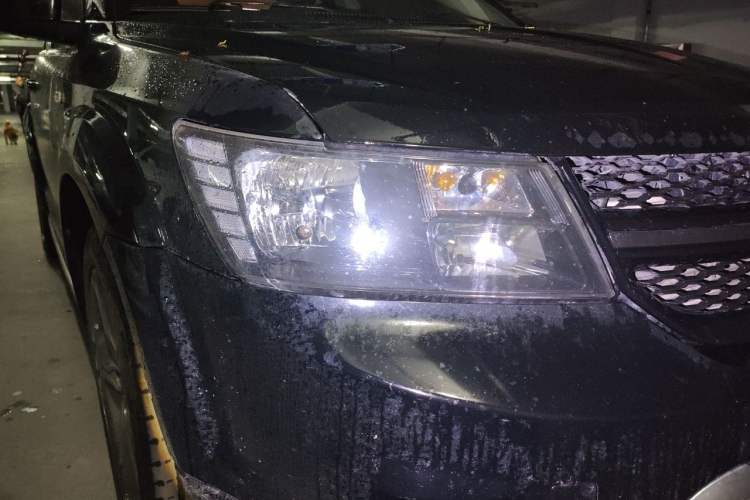 Used Dodge Journey 2016 2.0TD Four-Wheel Drive Touring Edition Right Front Headlight