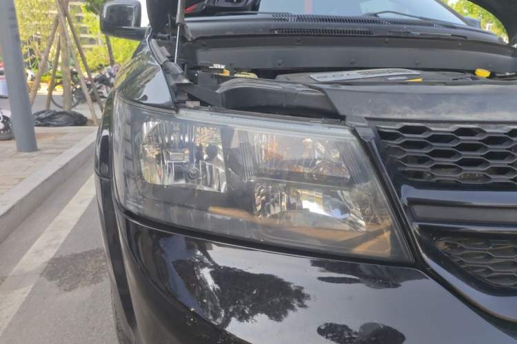 Used Dodge Journey 2016 2.0TD Four-Wheel Drive Touring Edition Right Front Headlight
