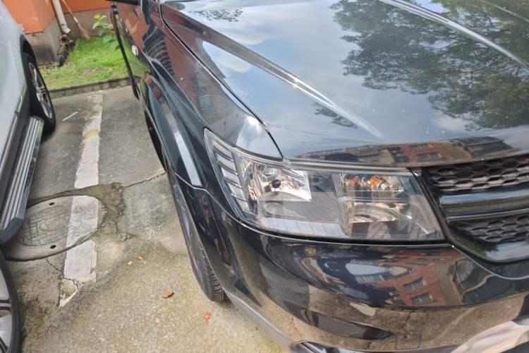 Used Dodge Journey 2016 2.4L Two-Wheel-Drive Touring Edition Right Front Headlight