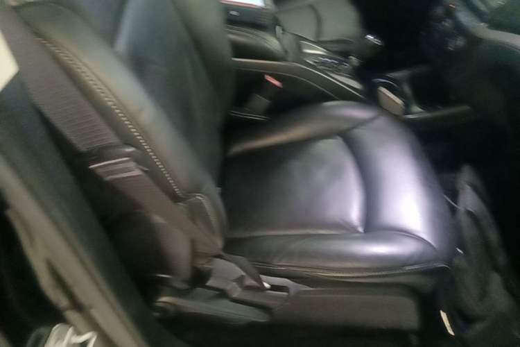 Used Dodge Journey 2016 2.4L Two-Wheel-Drive Touring Edition Right Front Seat