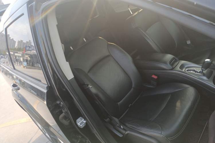 Used Dodge Journey 2016 2.4L Two-Wheel-Drive Touring Edition Right Front Seat