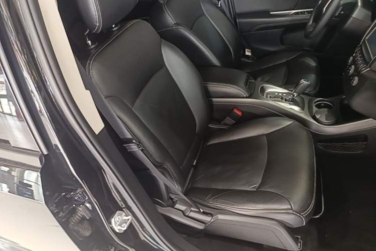 Used Dodge Journey 2016 2.4L Two-Wheel-Drive Touring Edition Right Front Seat