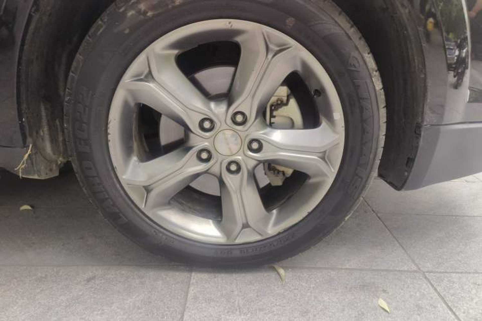 Used Dodge Journey 2016 2.0TD Four-Wheel Drive Touring Edition Right Front Wheel Hub