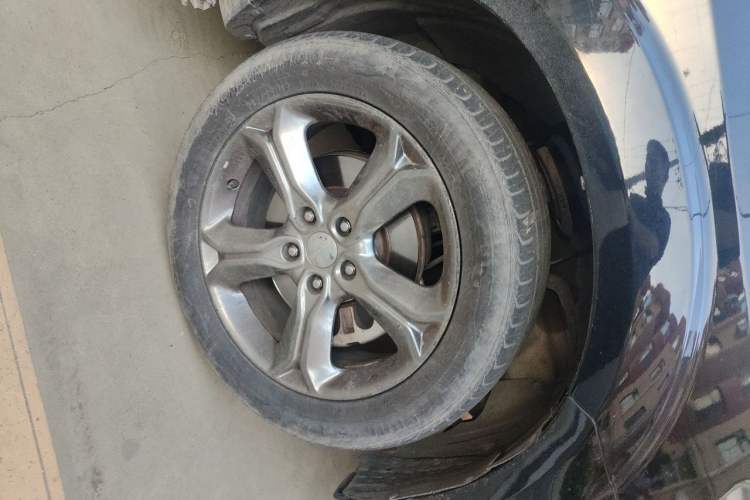 Used Dodge Journey 2016 2.0TD Four-Wheel Drive Touring Edition Right Front Wheel Hub