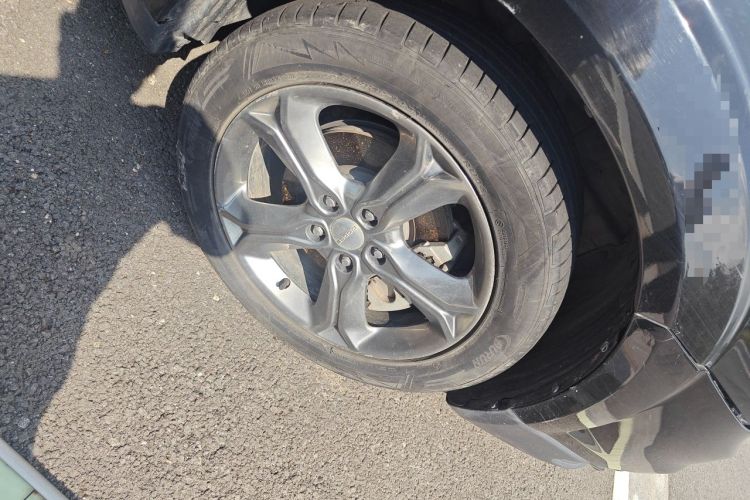 Used Dodge Journey 2016 2.4L Two-Wheel-Drive Touring Edition Right Front Wheel Hub