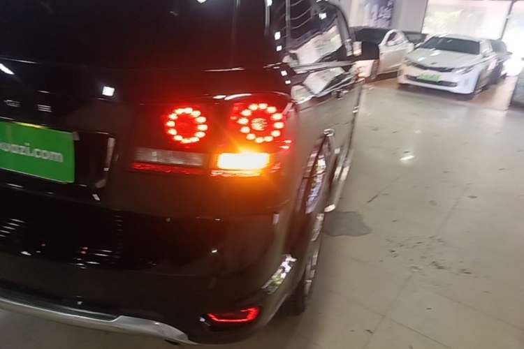 Used Dodge Journey 2016 2.4L Two-Wheel-Drive Touring Edition Right Rear Taillight