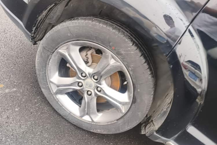 Used Dodge Journey 2016 2.4L Two-Wheel-Drive Touring Edition Right Rear Wheel Hub