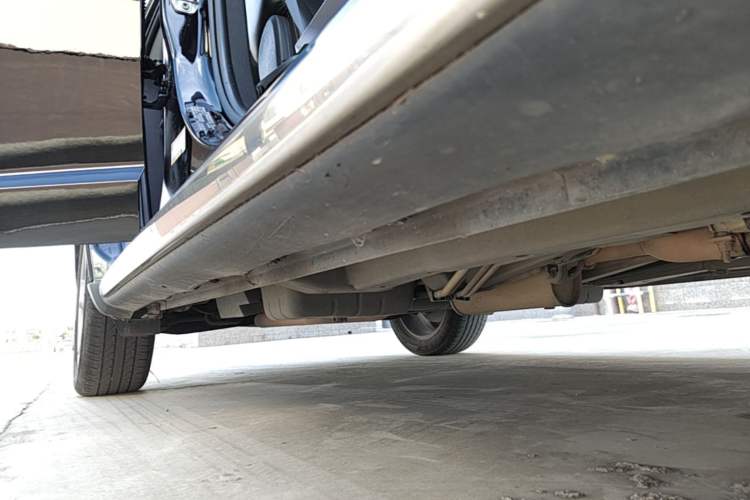 Used Dodge Journey 2016 2.4L Two-Wheel-Drive Touring Edition Right Side Sill