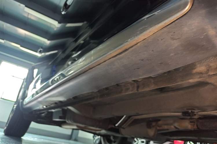 Used Dodge Journey 2016 2.4L Two-Wheel-Drive Touring Edition Right Side Sill