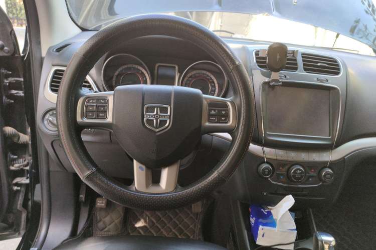 Used Dodge Journey 2016 2.0TD Four-Wheel Drive Touring Edition Steering Wheel