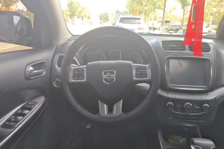 Used Dodge Journey 2016 2.0TD Four-Wheel Drive Touring Edition Steering Wheel
