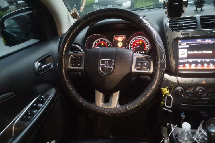 Used Dodge Journey 2016 2.4L Two-Wheel-Drive Touring Edition Steering Wheel