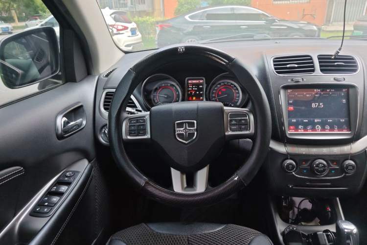 Used Dodge Journey 2016 2.4L Two-Wheel-Drive Touring Edition Steering Wheel