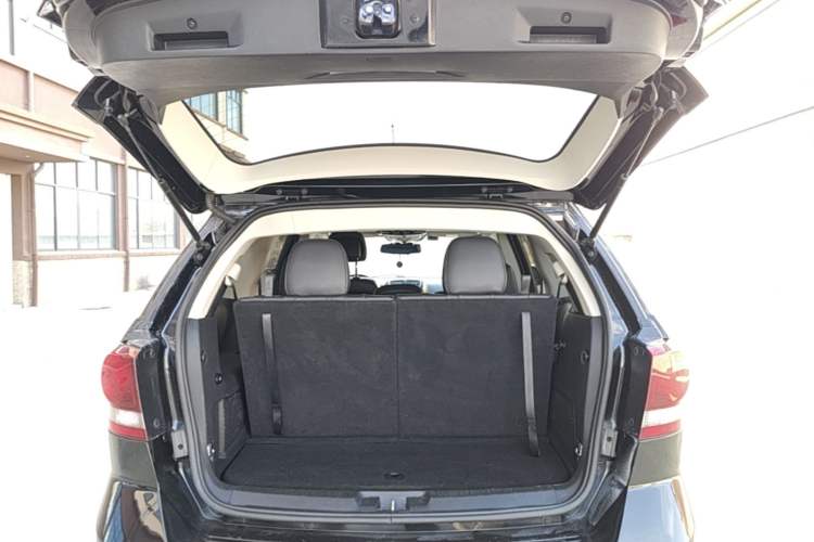 Used Dodge Journey 2016 2.4L Two-Wheel-Drive Touring Edition Trunk