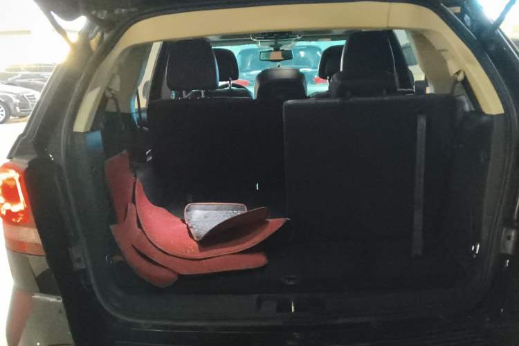 Used Dodge Journey 2016 2.4L Two-Wheel-Drive Touring Edition Trunk