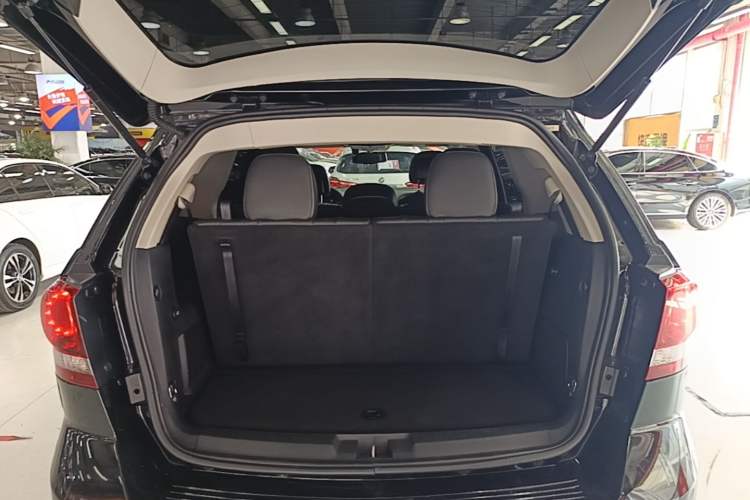 Used Dodge Journey 2016 2.4L Two-Wheel-Drive Touring Edition Trunk