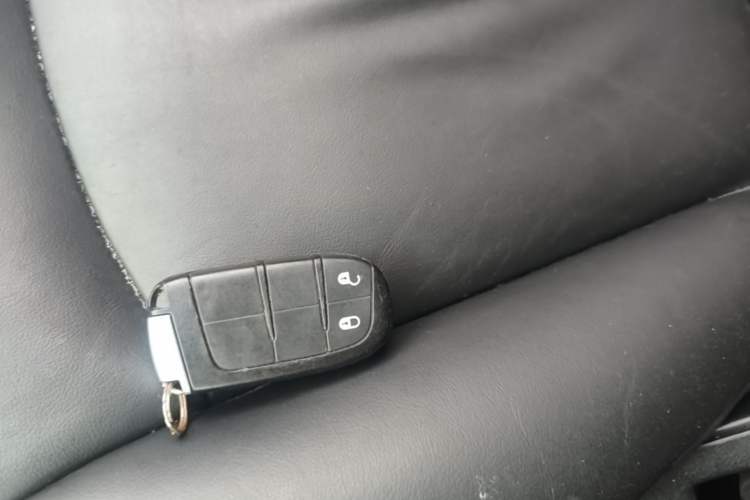 Used Dodge Journey 2016 2.4L Two-Wheel-Drive Touring Edition Vehicle Key