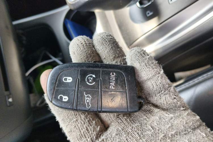 Used Dodge Journey 2016 2.4L Two-Wheel-Drive Touring Edition Vehicle Key